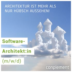 Wolken wie ein Schloss mit blauem Himmel